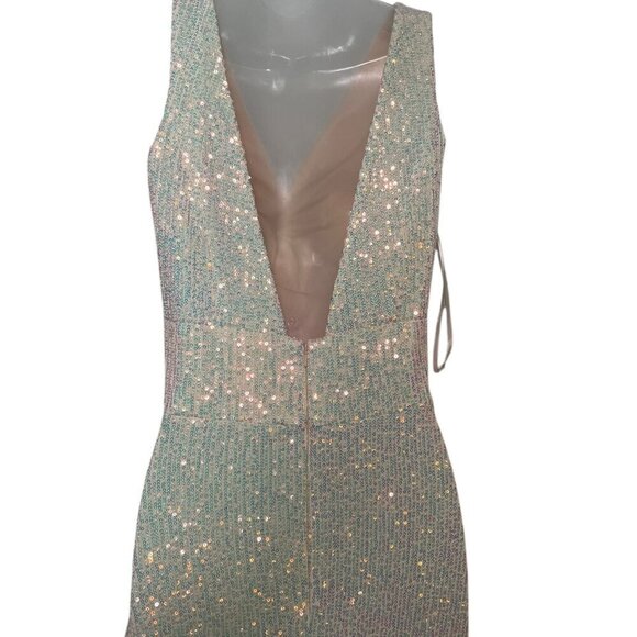 Mac Duggal 27046 Iridescent Sequin Tiered Slit Gown Size 8 - Picture 5 of 7